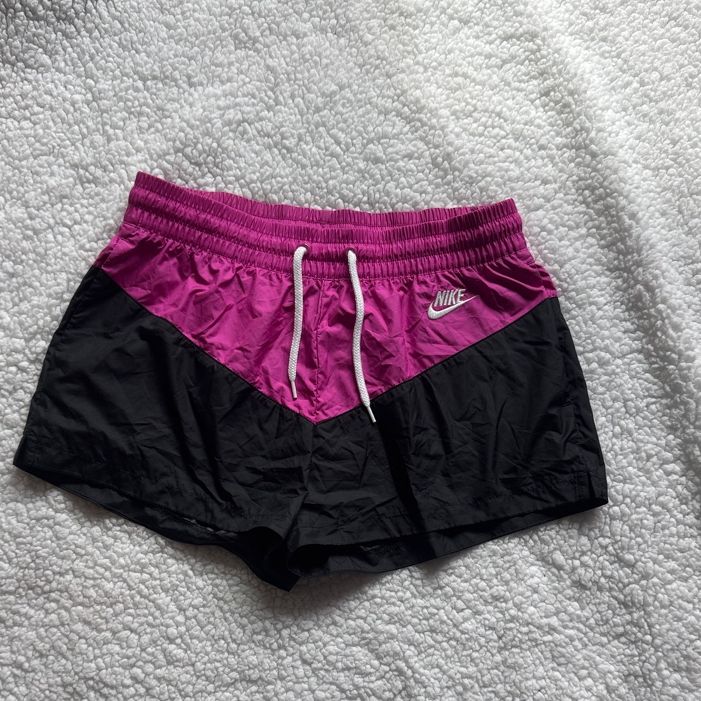Nike Women's Athletic Shorts in Black and Purple nwot